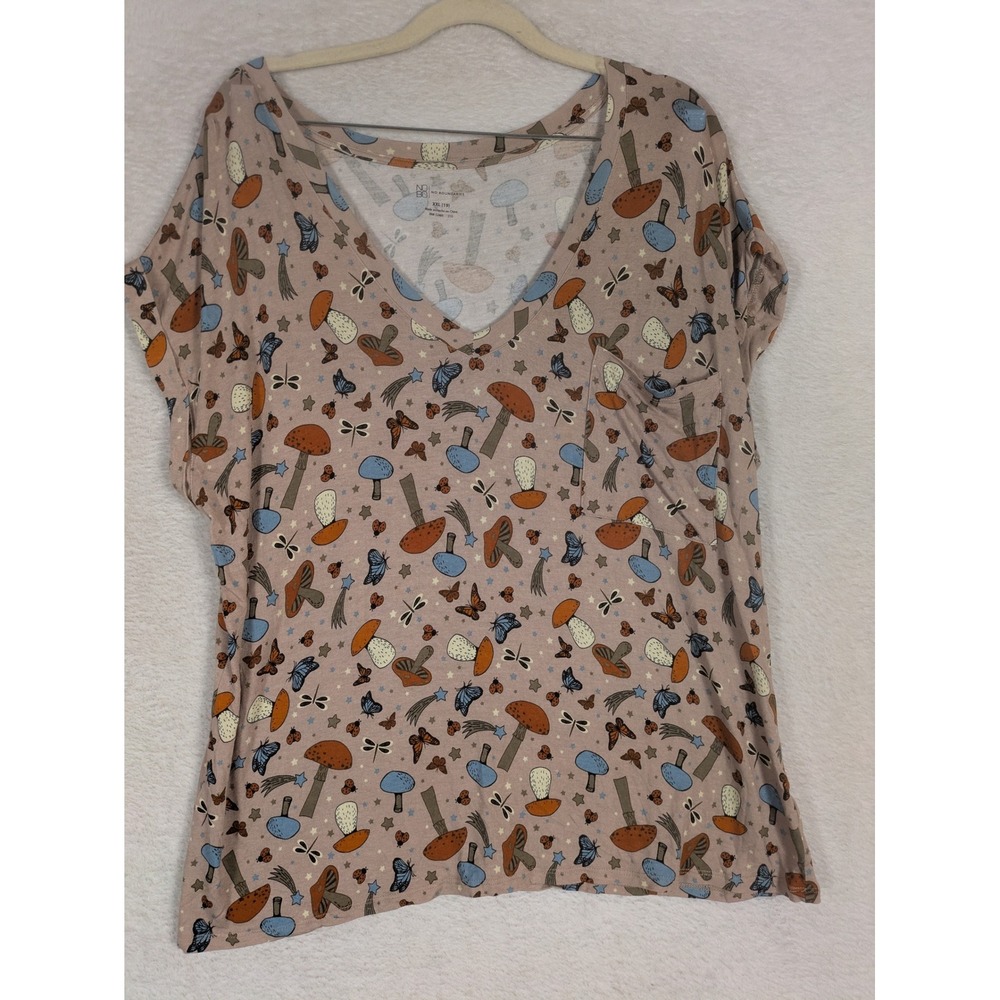 No Boundaries T-Shirt Women's XXL Mauve Mushroom Butterfly V-Neck Pocket Tee